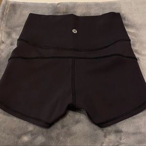 SIZE 4 LULULEMON SHORTS